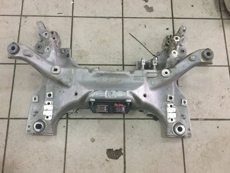 Балка подмоторная Peugeot 407 2004 9661332680, передняя