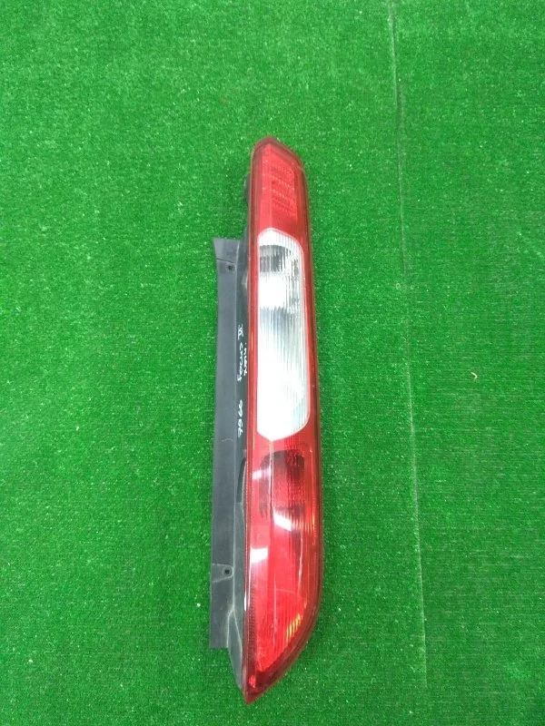 Фонарь Ford Focus 2004 - 2009 1420450 CB4, задний правый