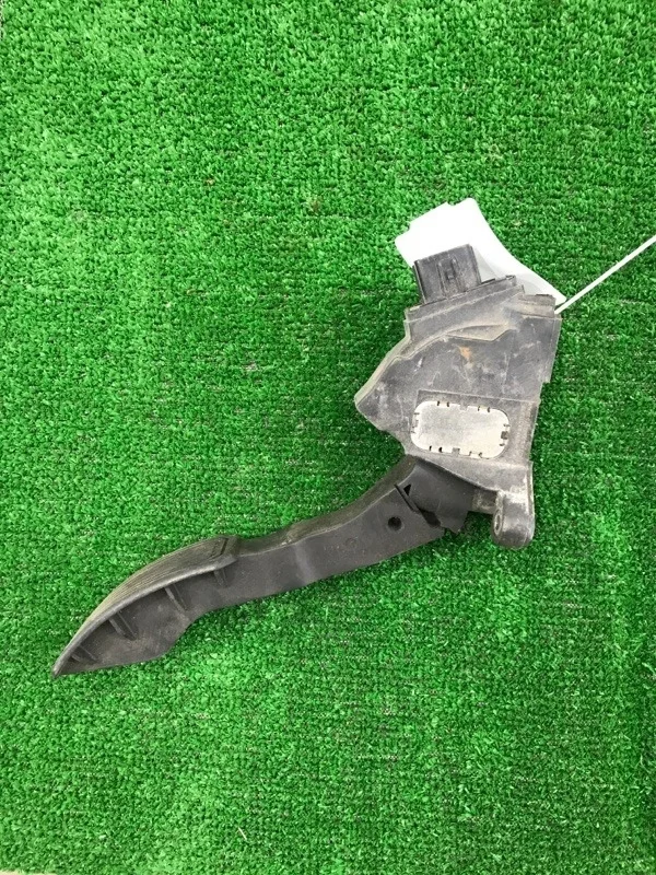 Педаль газа Toyota Corolla 2006 - 2013 7811002020 E150 1ZRFE