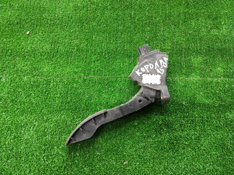 Педаль газа Toyota Corolla 2006 - 2013 7811002020 E150, передняя