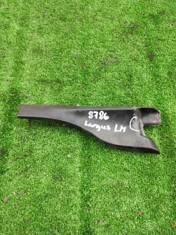 Решетка под лобовое стекло ( жабо ) Lada Largus 2014 6001547110 K7M, передняя левая