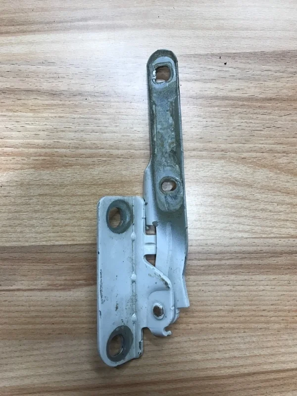 Петля капота Лада Largus 6001546876, передняя правая