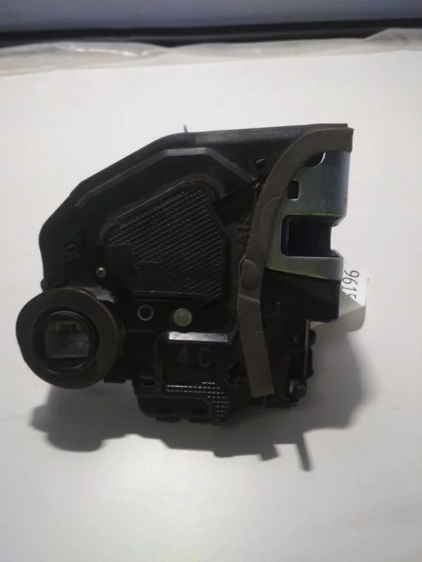 Замок двери Toyota Highlander 6903012490, задний правый