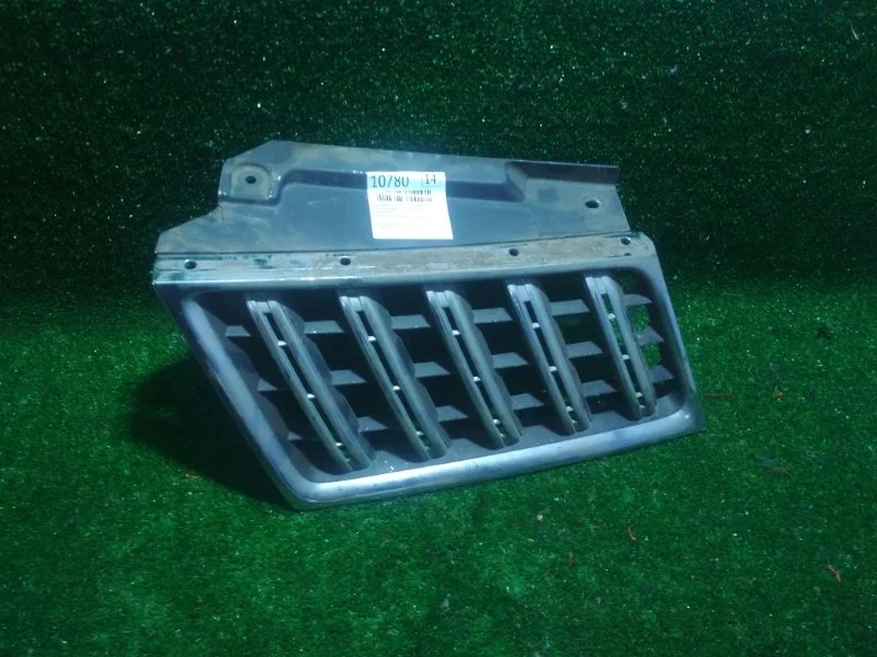 Решетка радиатора Mitsubishi Pajero sport 2012 7450A569 KH4 4D56, передняя левая