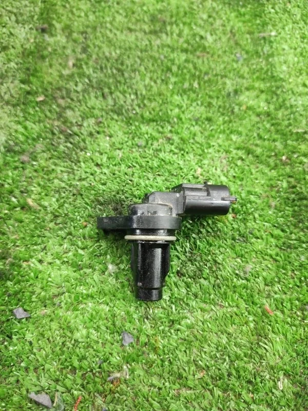 Датчик положения распредвала Kia Rio 2020 393502B030 G4FGW409603