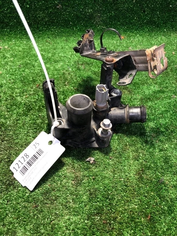 Фланец двигателя системы охлаждения Ford Fiesta 2016 1531004 IQJE