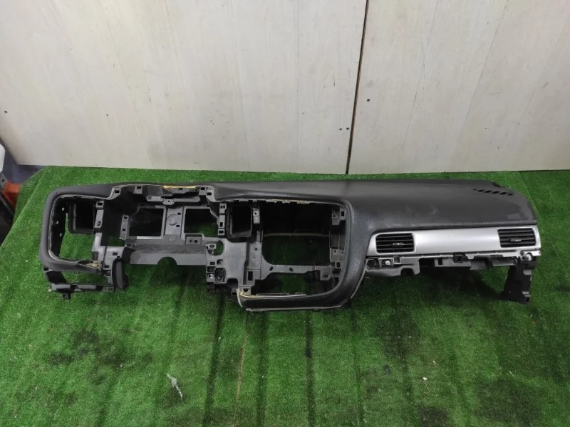 Панель передняя салона (торпедо) Mitsubishi Outlander 2016 - 2018 8000A513XA GF