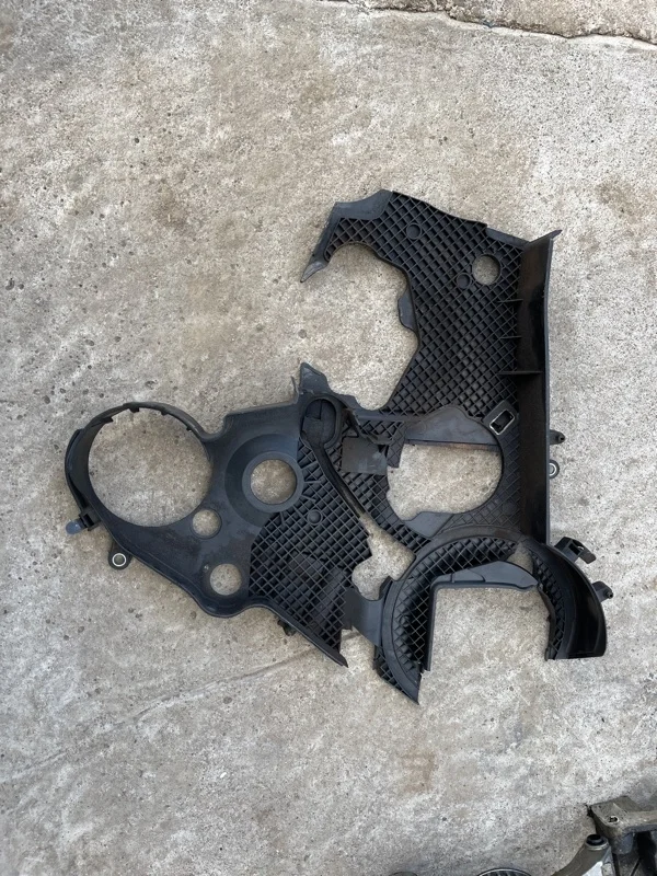 Кожух ремня ГРМ Volkswagen Caravelle 2015 03L109145B T6 CAAA