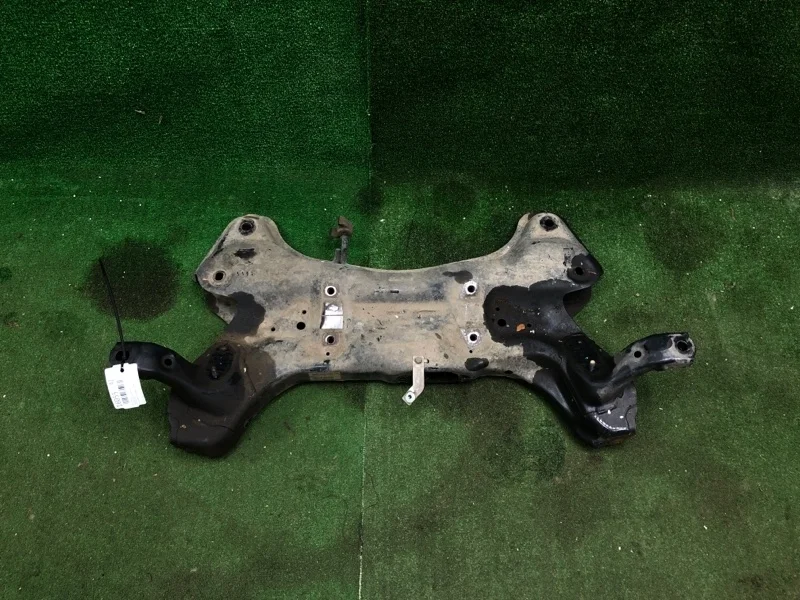 Подрамник Hyundai Solaris 2015 624004L000 G4FA