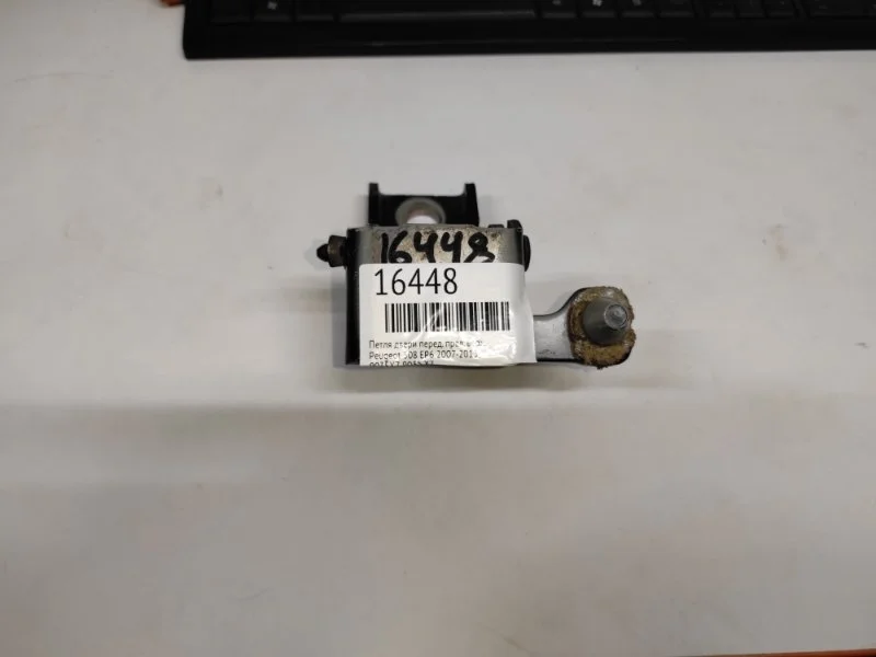 Петля двери верхняя Peugeot 308 2007-2013 9035X7 EP6, передняя правая