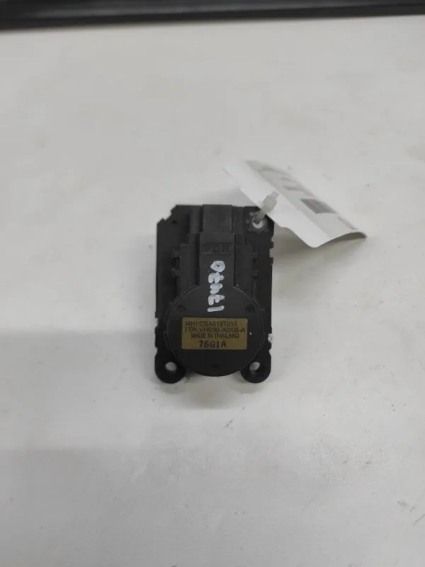 Моторчик заслонки отопителя Mitsubishi Outlander 2005-2012 7820A080 CW0W