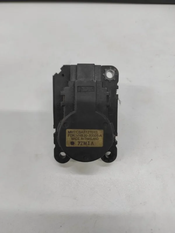 Моторчик заслонки отопителя Mitsubishi Lancer 2007 7820A080 CY 4A91