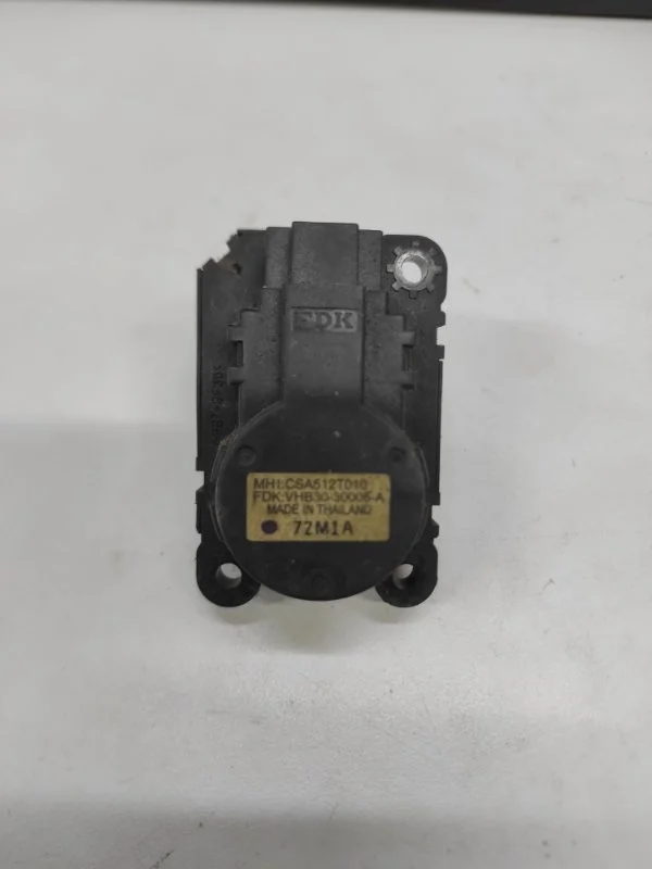 Моторчик заслонки отопителя Mitsubishi Lancer 2007 7820A080 CY 4A91