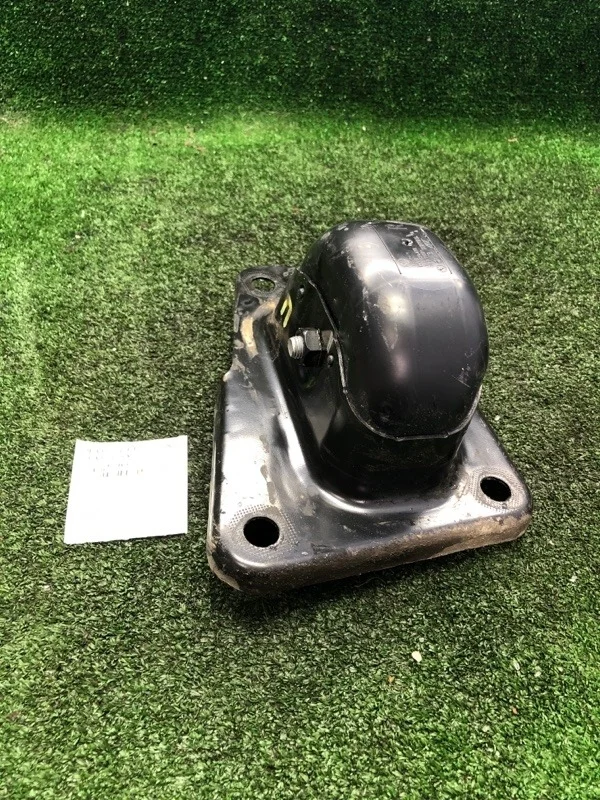 Опорный кронштейн задней балки Skoda Kodiaq 2021 1K0505130L NS7 DFGA (DBGC), задний правый