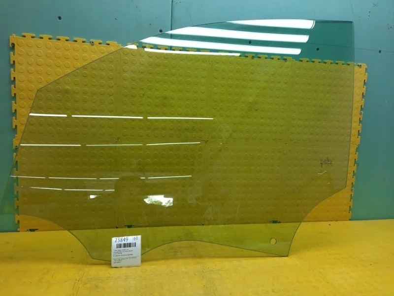 Стекло двери Mercedes-Benz Gle 450 4Matic A1677250500 25693030011043, переднее левое