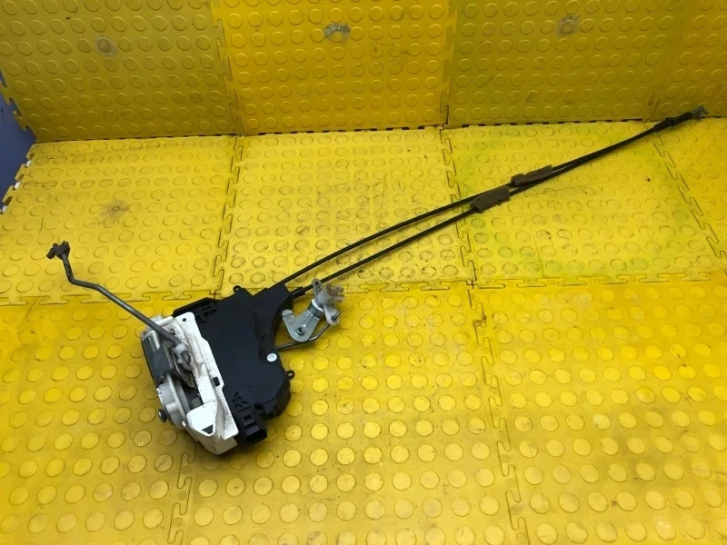 Замок двери Mitsubishi Lancer 5745A304 9, передний правый