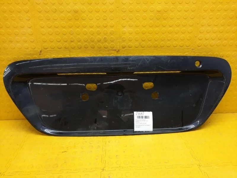 Накладка двери багажника Mitsubishi Lancer 2003 - 2010 MR379016 CS