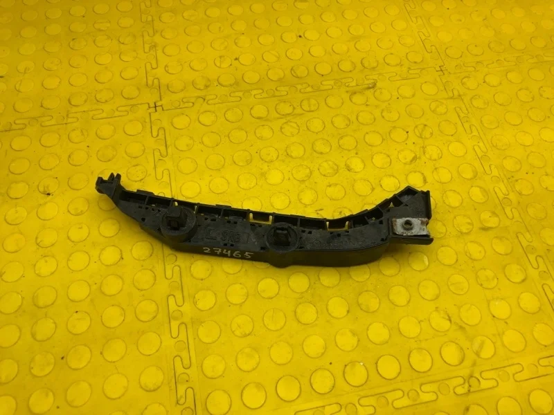 Кронштейн бампера Honda CR-V 71198SNB003 4D, передний левый