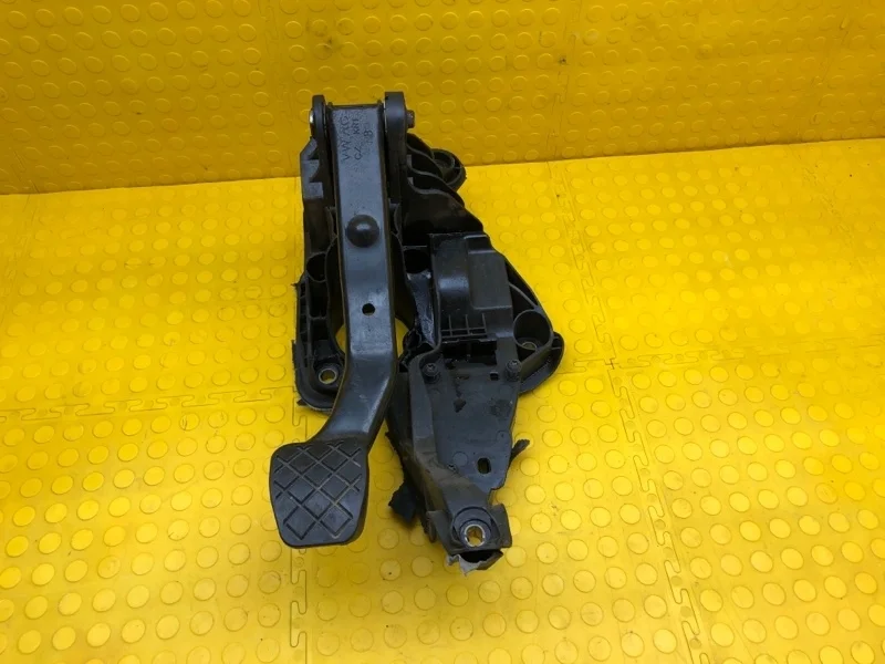 Педаль тормоза Volkswagen Polo 2021 6R1721060 CWVA