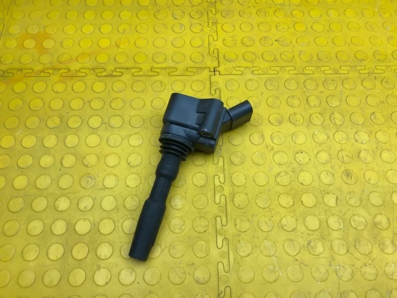 Катушка зажигания Skoda Rapid 2019 04E905110K CWV 678727