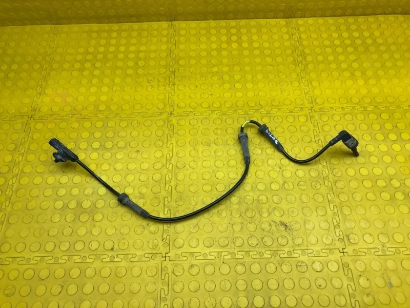 Датчик abs Renault Sandero II 2016 479104822R K7M812, передний правый