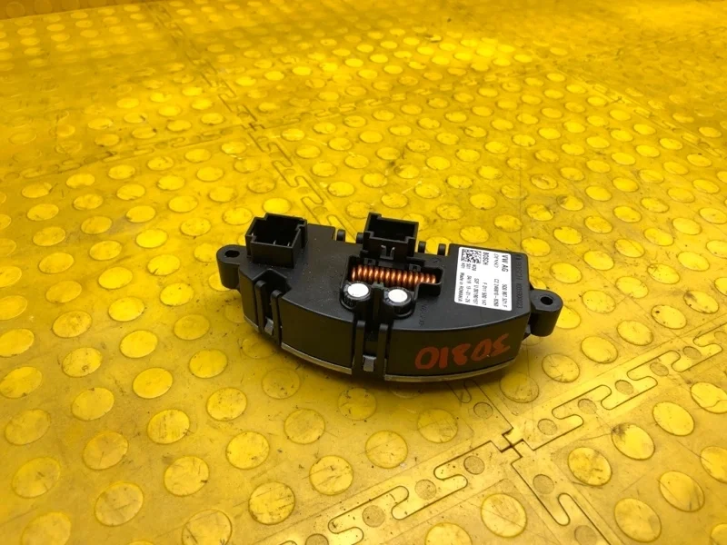 Резистор, Реостат ( Реле вентилятора , Отопителя) Skoda Kodiaq 2019 5Q0907521F DBGC (DBG 034780)