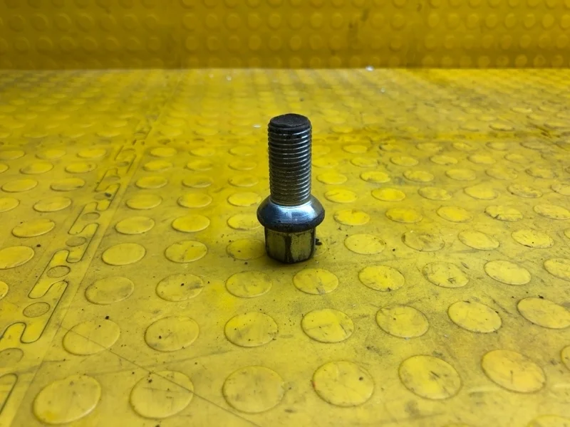 Болт колесный Skoda Kodiaq 2019 WHT001812 NS7 CZDA