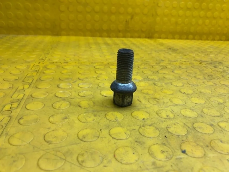 Болт колесный Skoda Kodiaq 2019 WHT001812 NS7 CZDA