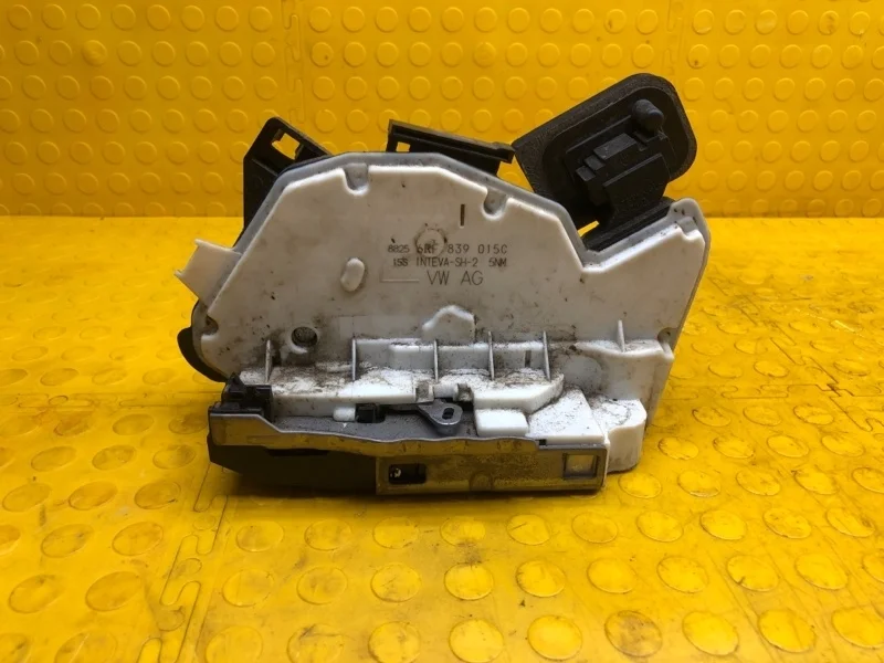Замок двери Volkswagen Polo 2017 6RF839015C 6C1 CWV289433, задний левый