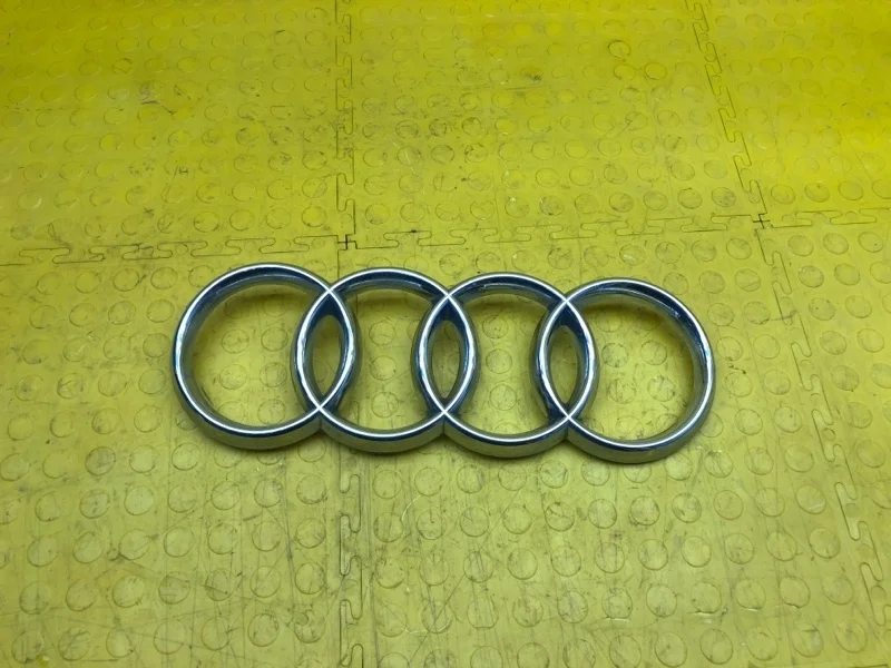 Эмблема Audi Q5 8R0853651