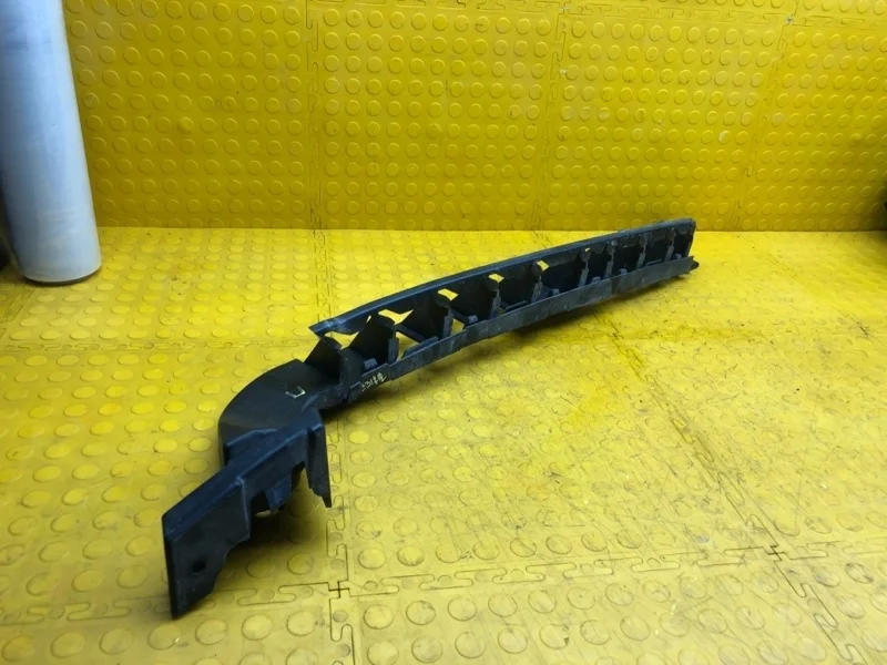 Кронштейн бампера Skoda Octavia 2017 5E5807864 CWV-415077, задний правый