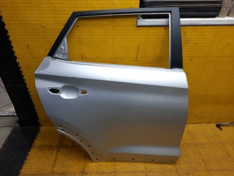 Дверь Hyundai Tucson 2019 77004D7000 D4HA, задняя правая