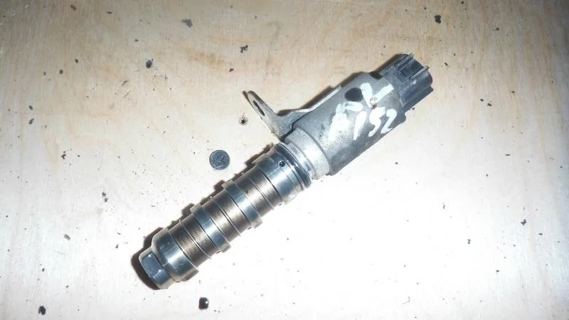 Б.у. клапан vvti NISSAN JUKE F15E NISSAN JUKE F15E