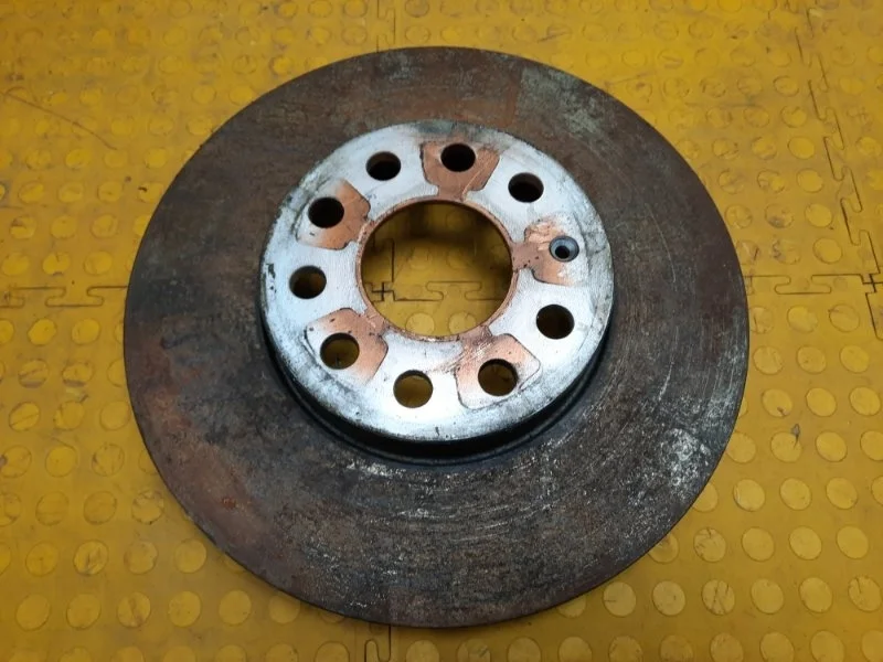 Диск тормозной Skoda Karoq 2021 5Q0615301H DJKA, передний