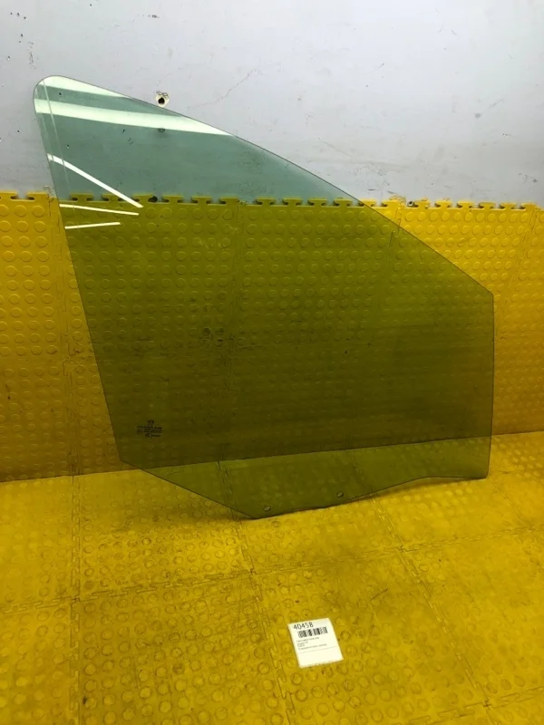 Стекло двери Peugeot 207 9202H3, переднее правое