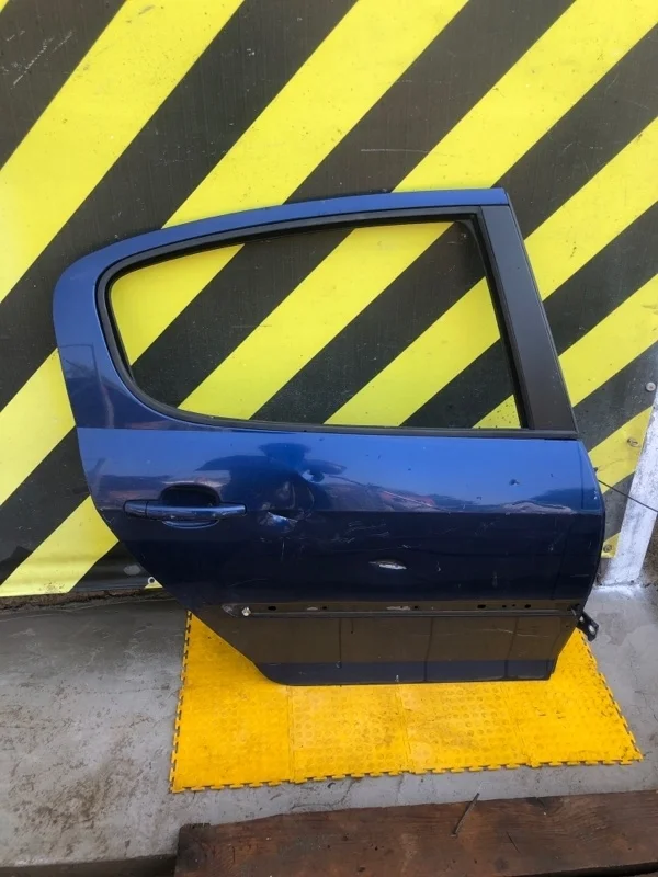 Дверь Peugeot 407 9008N1, задняя правая