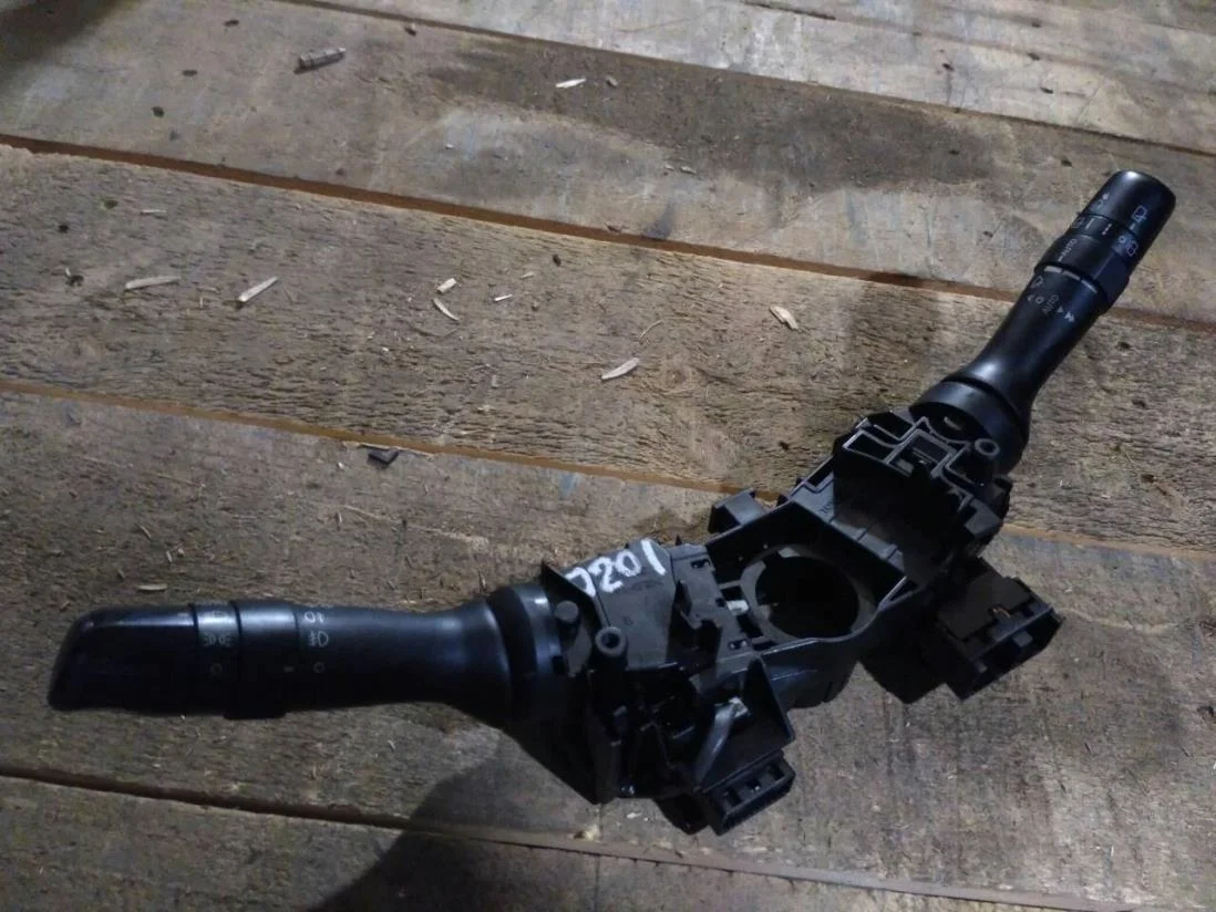 Б.у. подрулевой переключатель TOYOTA LAND CRUISER J200 TOYOTA LAND CRUISER J200