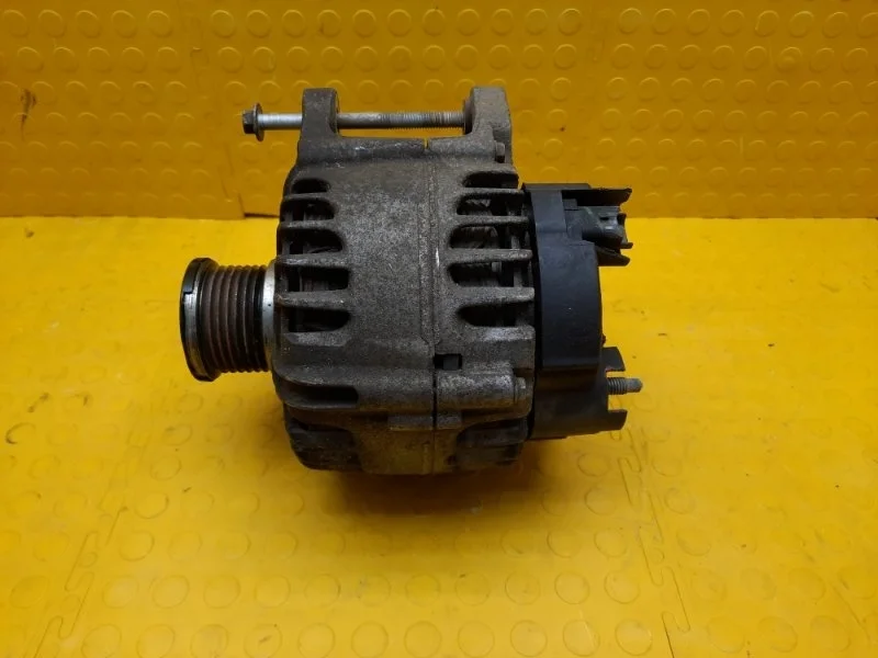 Генератор Renault Duster 2014 231008573R F4R