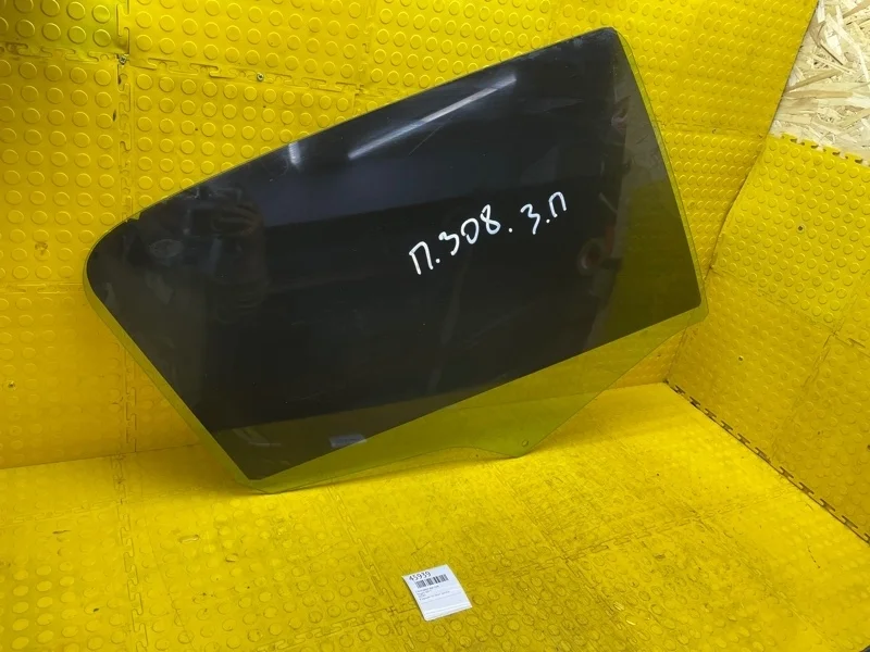 Стекло двери Peugeot 308 9202K5 T7, заднее правое