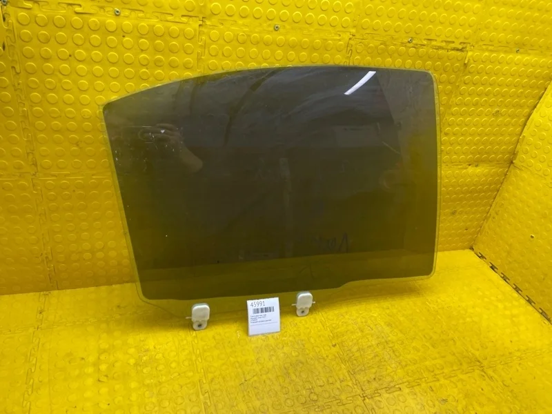 Стекло двери Mitsubishi Lancer 5736A026 CX/CY, заднее правое