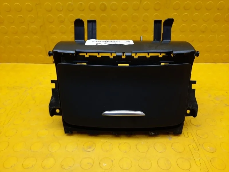Пепельница Mercedes-Benz Gla-Class 2016 A17681001799H44 X156 2709 2031012917, передняя