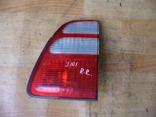 Б.у. фонарь внутренний TOYOTA LAND CRUISER J100 TOYOTA LAND CRUISER J100