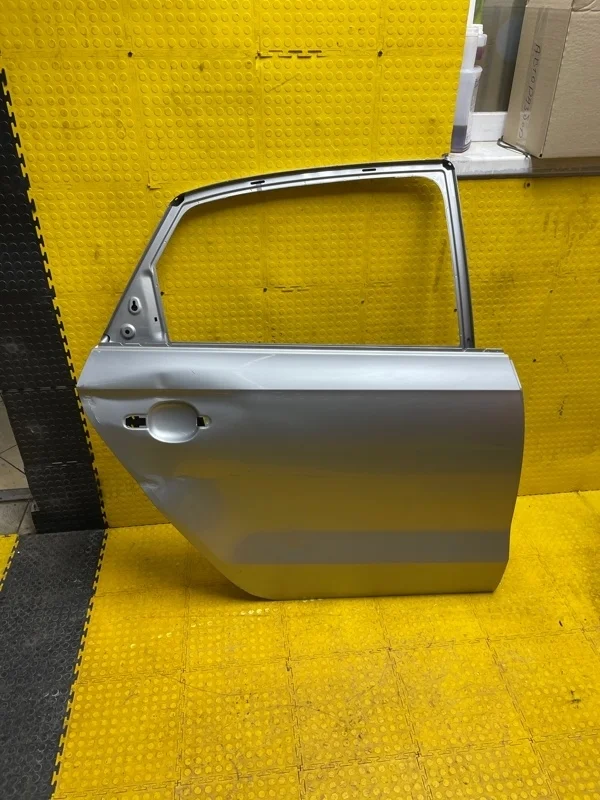 Дверь Volkswagen Polo 2019 6RU833056D CWV741440, задняя правая