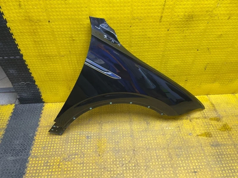 Крыло Volkswagen Touareg 2019 760821106 CR7 CVMD