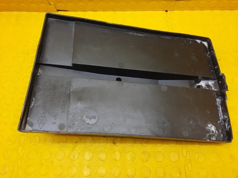 Площадка АКБ Nissan Terrano 2022 6489400QAD D10 H4MD 438P160913