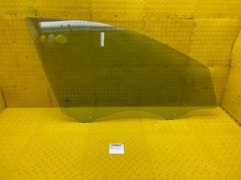 Стекло двери Skoda Octavia 2018 5E0845202A 5E3 CZD199339, переднее правое