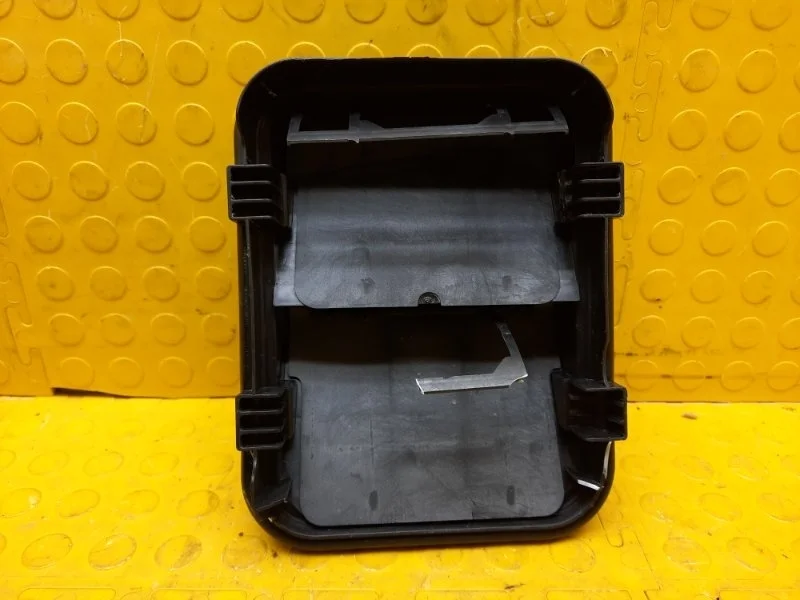 Клапан вентиляции багажного отделения Renault Arkana 2020 8200728288 JC H5HA450D058482