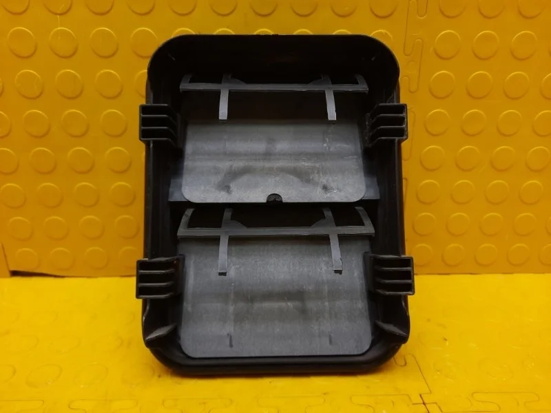 Клапан вентиляции багажного отделения Renault Arkana 2022 8200728288 JС H4ME440P025388