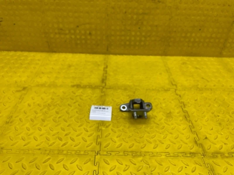 Петля двери верхняя Mitsubishi Outlander 2020 5732A053 GF0W 4B11CA7125, задняя левая