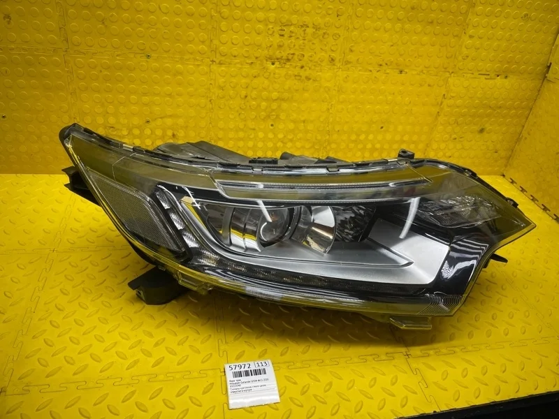 Фара Mitsubishi Outlander 2020 8301D340 GF0W 4B11CA7125, правая